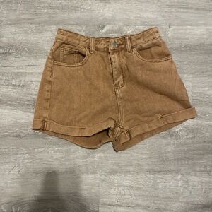 tan jean shorts